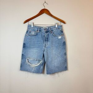 Free People We The Free Ripped Mid Rise Blue Denim Long Shorts Sz 25 NWT